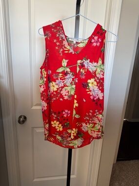 Rose & Olive Red Floral V-Neck Tank